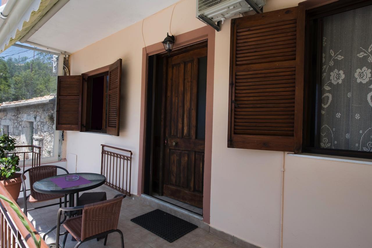 Manthiata Studios Exanthia Luaran gambar